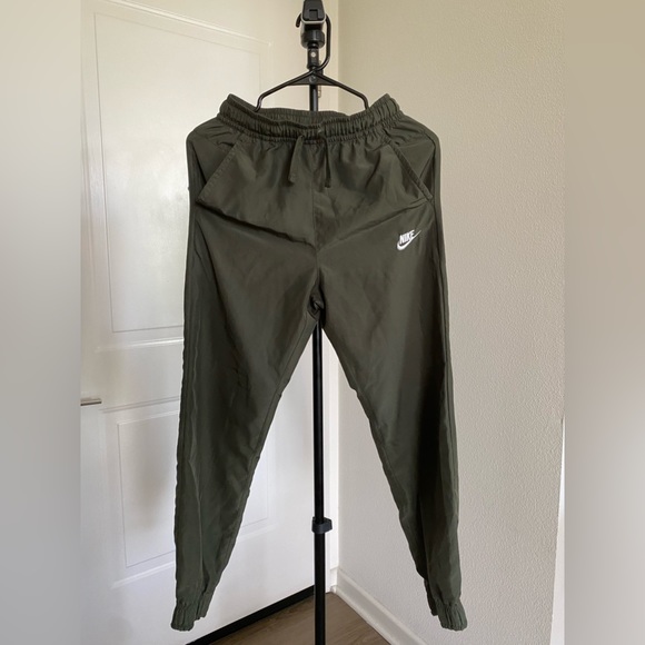 NIKE Boys pants. Fits like XS high waisted for women’s. Green jogger - Picture 6 of 9